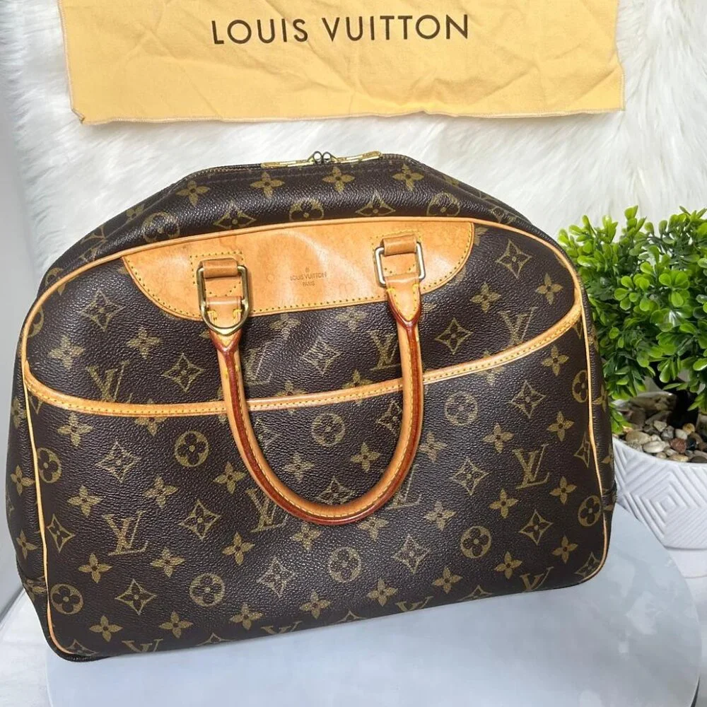 💎✨Authentic✨💎Louis Vuitton Monogram Deauville Hand bag